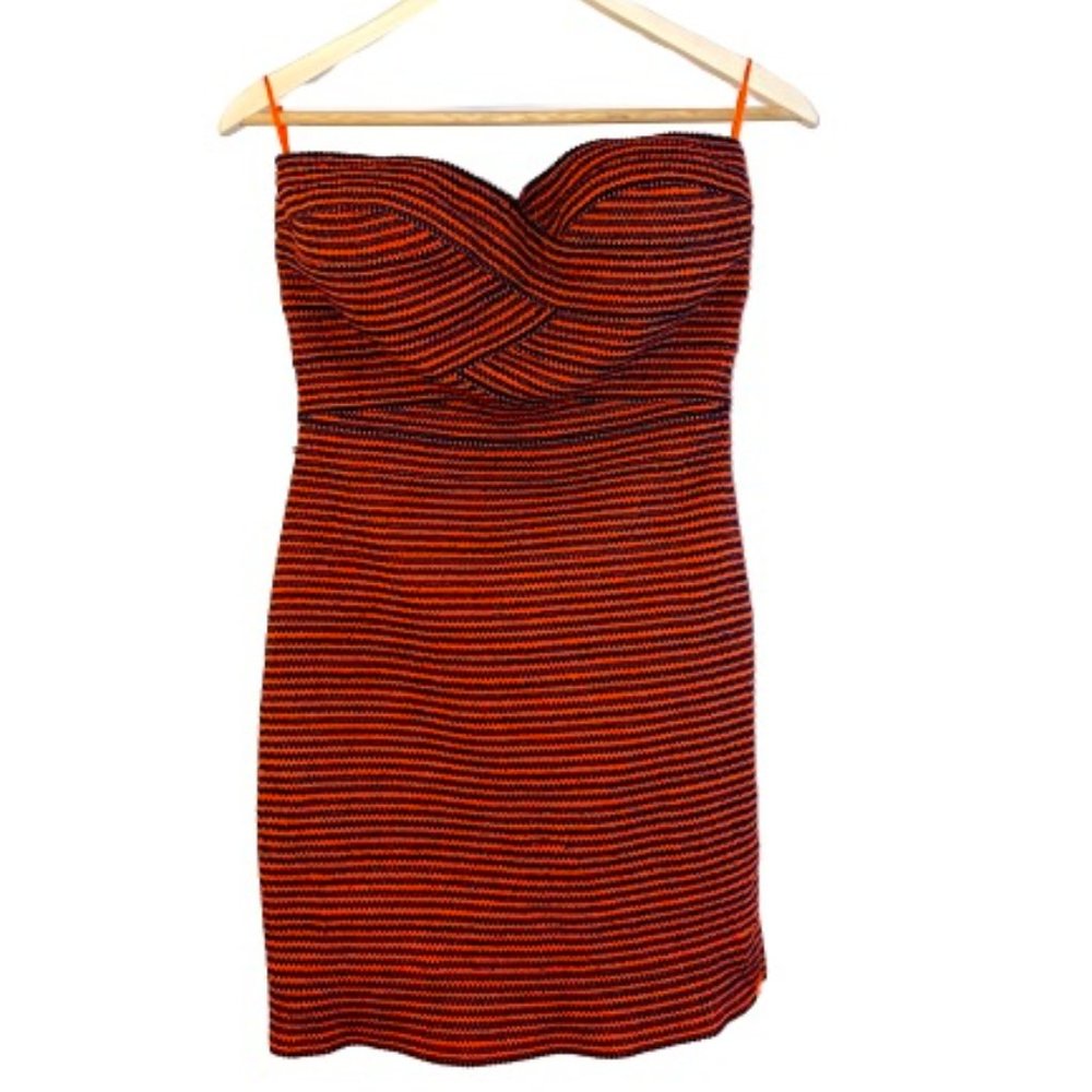 Y&I Boutique zig zag strapless dress